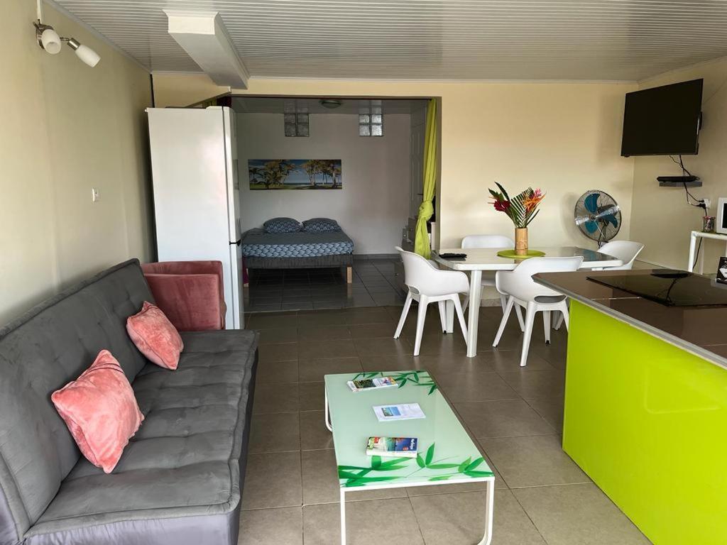 Agreable Appartement En Rez-De-Jardin A 450M De La Mer Sainte-Anne Exterior photo