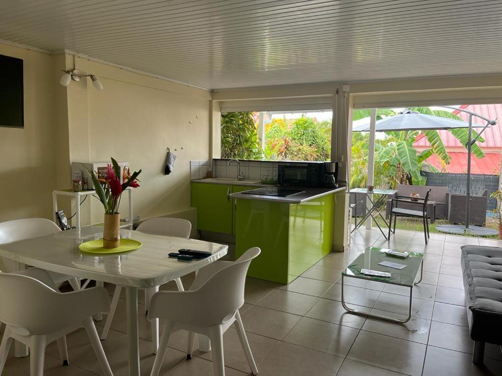 Agreable Appartement En Rez-De-Jardin A 450M De La Mer Sainte-Anne Exterior photo